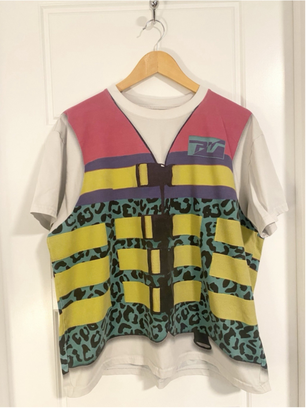 Pit Viper Waterski Season PFD Tee Shirt Size L Life Jacket Graphic Preowned
